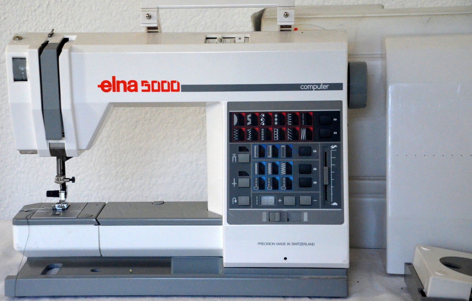 Elna 5000 Computer Nähmaschine / Machine à coudre (Gebraucht) in ...