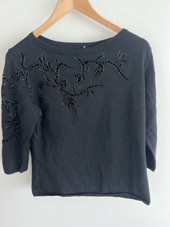 Schwarzer Seidenpullover mit Verzierungen, Grösse 40/42