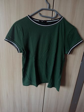 T-shirt vert avec rayures col et manches Taille S