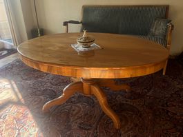 Couchtisch aus Nussbaumholz