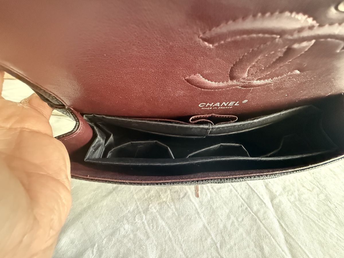Borse da donna: Chanel Classic Timeless Medium Double Flap Black Caviar – Usato da Münchenstein venduto da watchpatrol 6