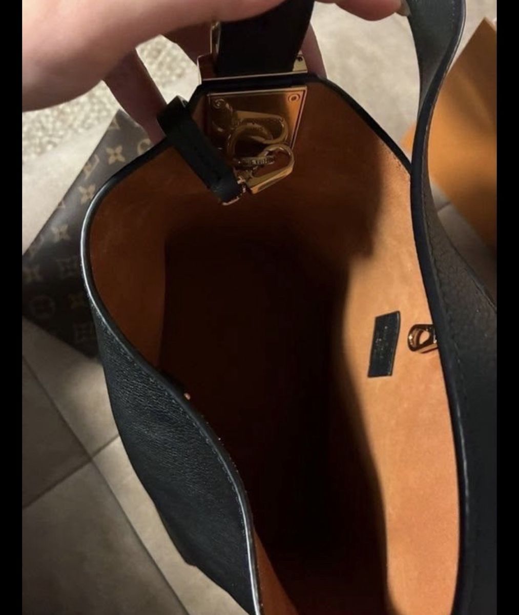Louis Vuitton Taschen für Damen: Louis Vuitton Key Hobo PM – Neu (gemäss Beschreibung) aus Gelterkinden von Sissacherli 8