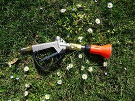 Einhand- Spritzpistole mit Schlauch Drehkupplung