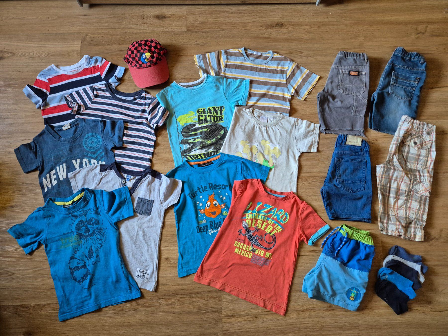 Lotti & Set di vestiti: Kleiderset Sommer Gr. 110 ab CHF 1.- – Usato da Giswil venduto da 0G6
