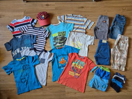 Kleiderset Sommer Gr. 110 ab CHF 1.-