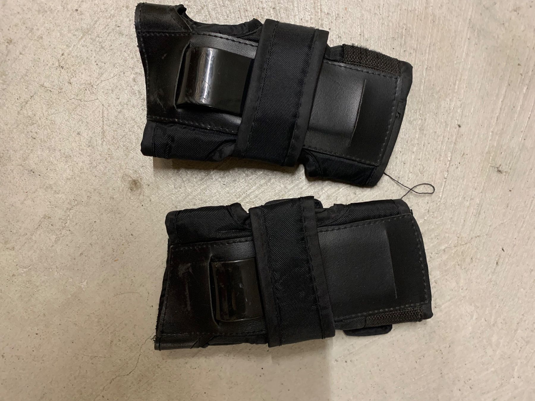 Protections: Handgelenkschutz Marke Rollerblade – D'occasion à zürich par ste_k7gp