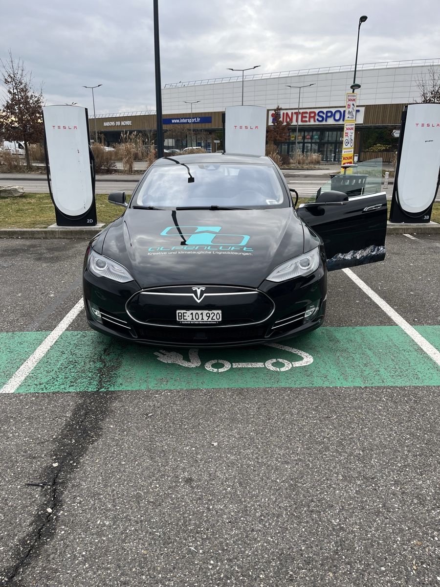 Tesla Autos: Tesla Model S Elektroauto schwarz gebrauchter Zustand – Défectueux à Leuzigen par mac_s5sn 4