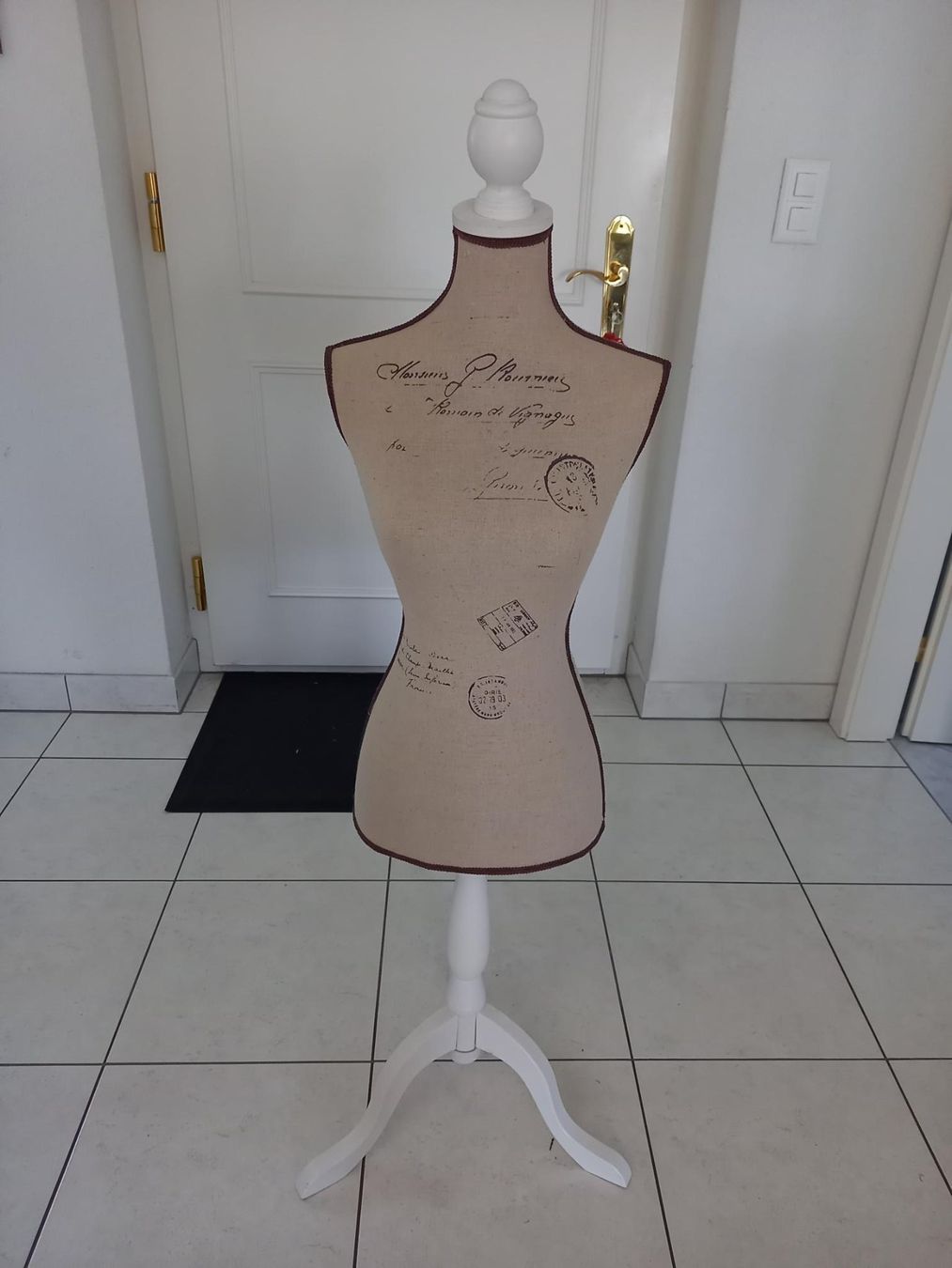 Equipement de magasin & Foires: Buste de mannequin – D'occasion à Leytron par flo_ck6w