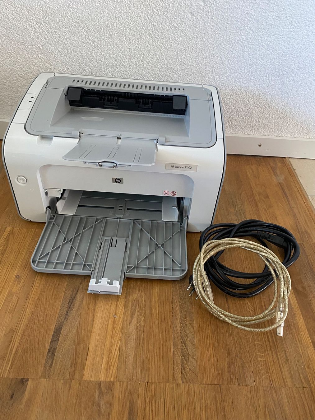 Hewlett Packard Stampanti: HP Laserjet P1102 Drucker – Usato da Zürich venduto da tab_5zgr