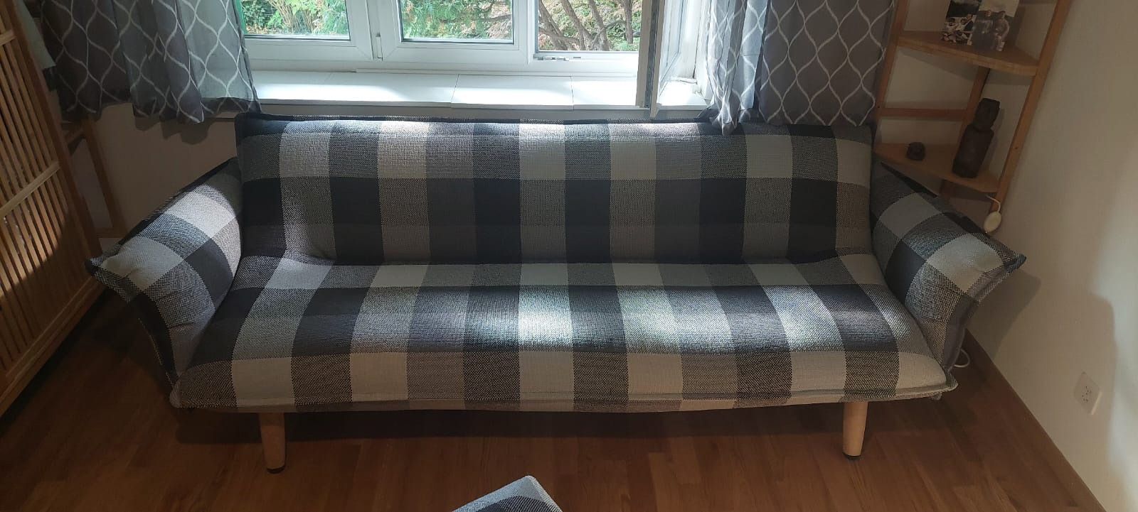Divani: dreier Sofa Couch – Usato da Zürich venduto da Mulholland..Dr 5