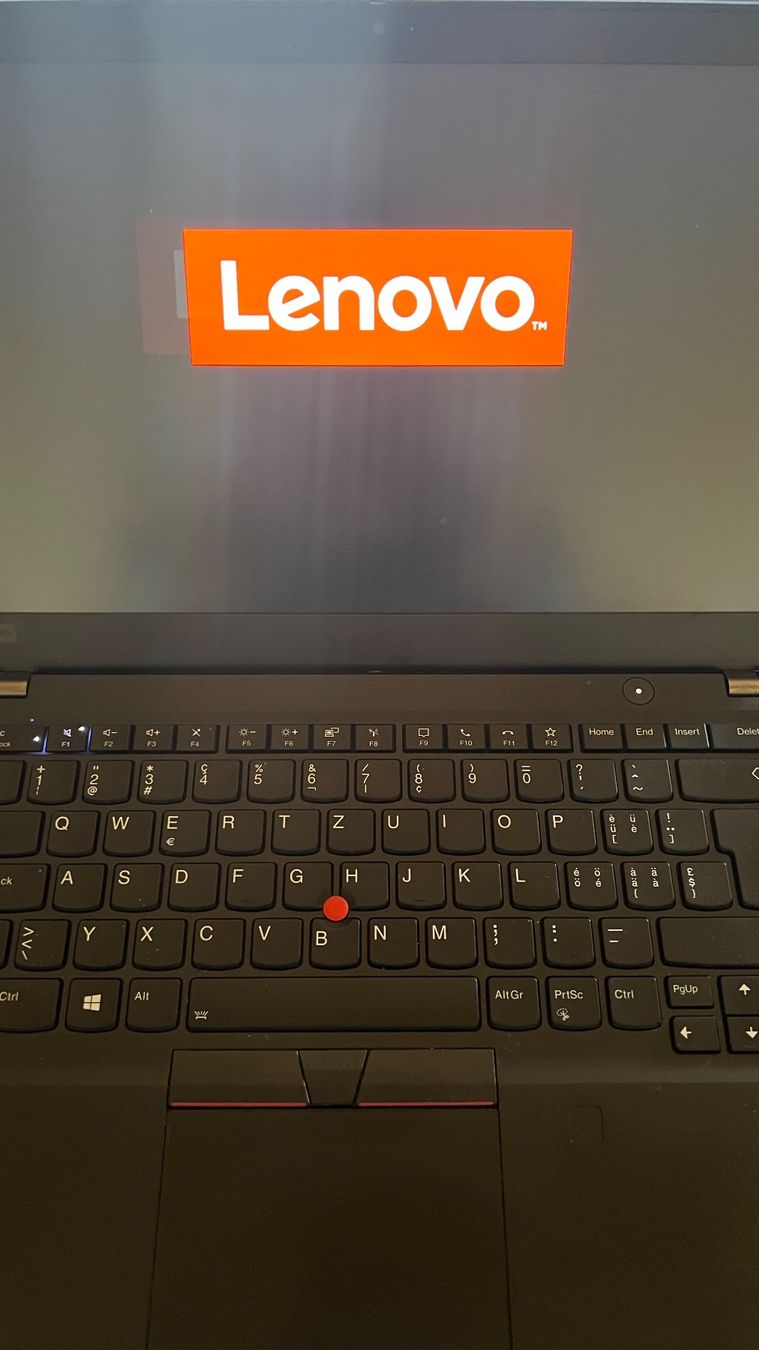 Lenovo Notebook: Lenovo Thinkpad T14s , mit Touch und Windows 11 – Usato da Zürich venduto da Gianni