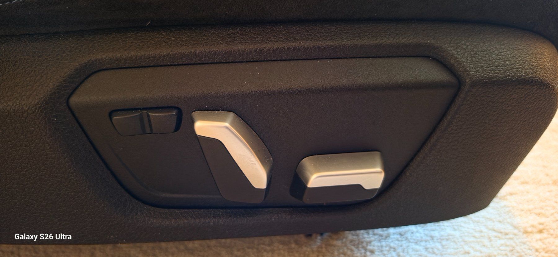 BMW Tutti pezzi di ricambio auto: Alcantara Sitze M140i F21 Memory function – Usato da Unterägeri venduto da F21B58 6