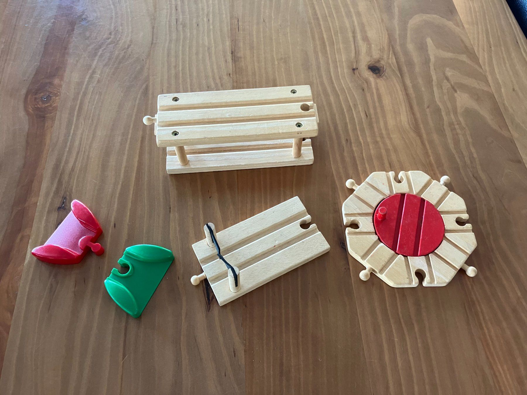 Brio Spielzeuge: BRIOBAHN mit viel Zubehör – Gebraucht aus LENZBURG von stefanie54 5