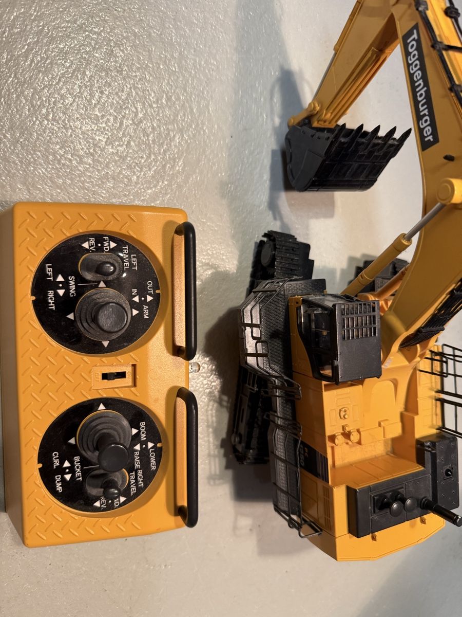 Modellismo RC: RC Modell Bagger Ferngesteuert – Usato da Koppigen venduto da Ktiger0