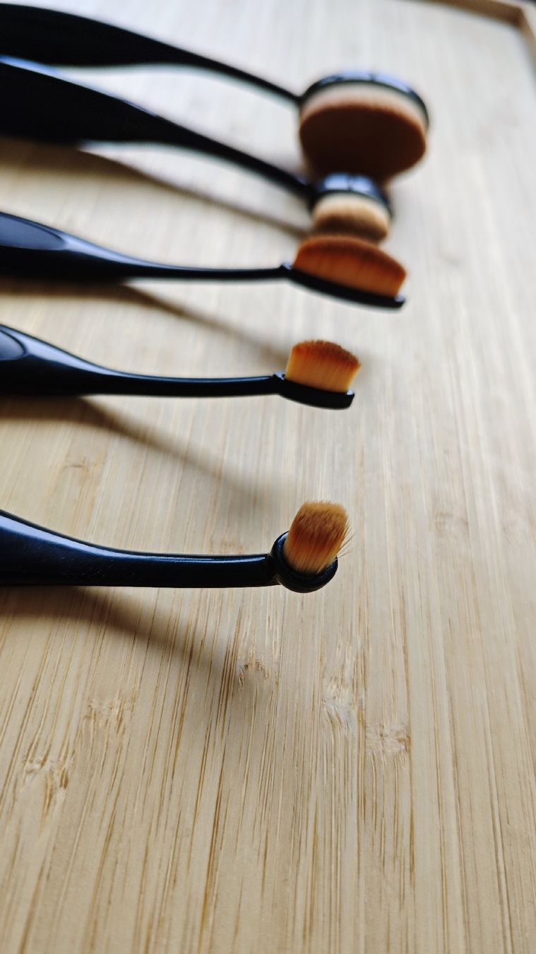 Make-up: Oval Makeup Brushes Set – Usato da Zürich venduto da alu_dzr7 4