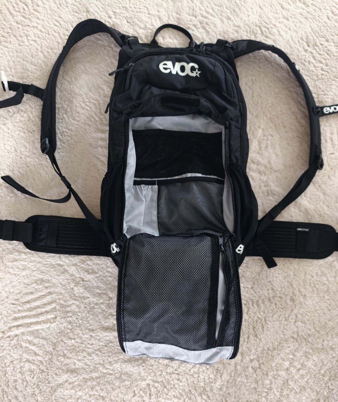 Evoc Zaini: EVOC Stage 12 Rucksack, Neuzustand – Nuovo (secondo la descrizione) da Weinfelden venduto da DTotheZ 1
