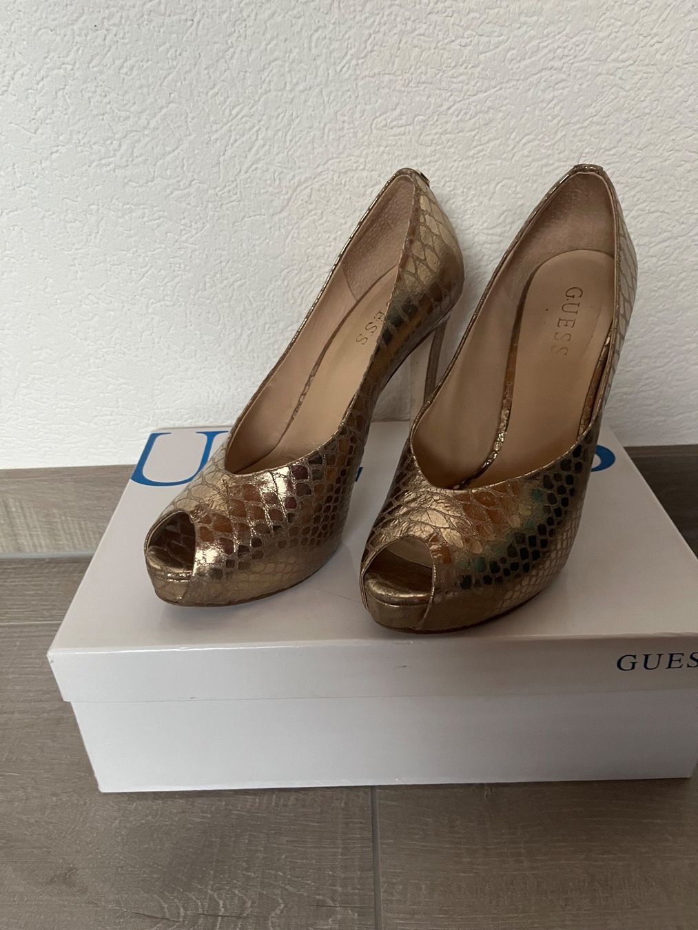 Guess Scarpe da donna: Escarpins 37 Guess – Usato da Estavayer-le-Lac venduto da mcha 2