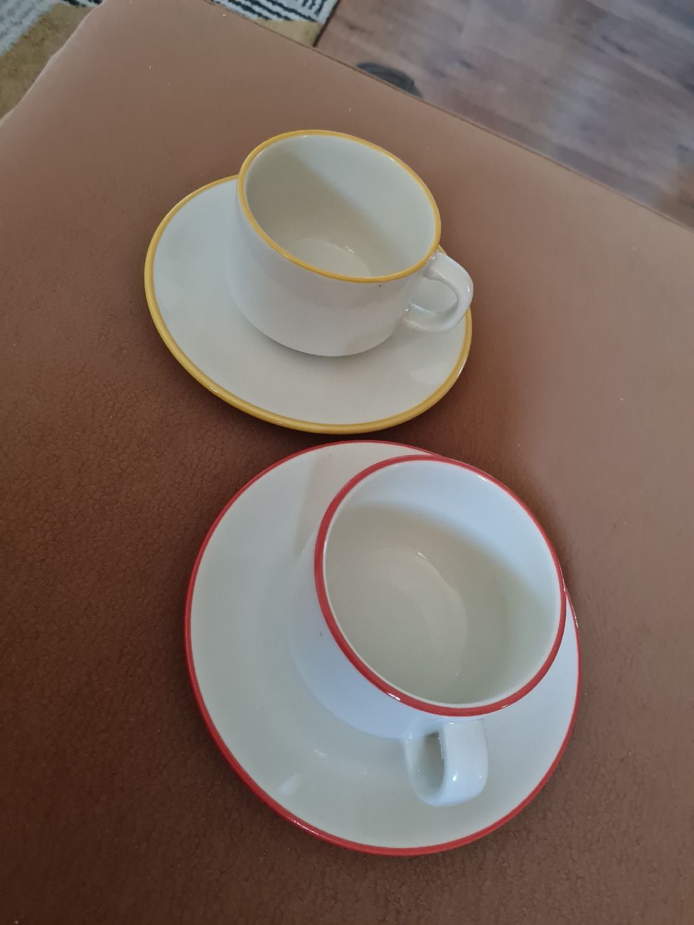 Rössler Tazze: Rössler 2 Tasse mit Unterteller neu – Nuovo (secondo la descrizione) da Münsingen venduto da Cuci31 1
