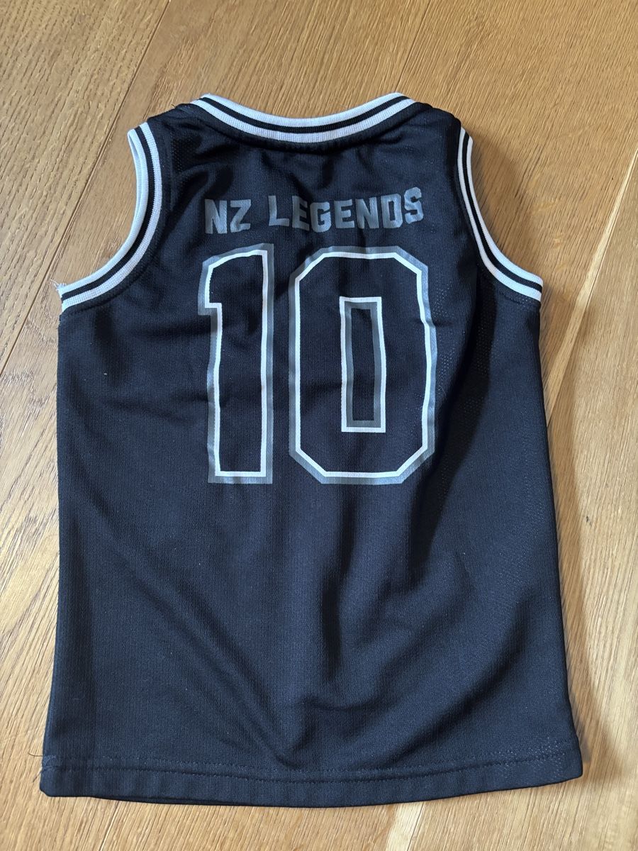 Scarpe, pantaloni & magliette da ginnastica: All Blacks Kinder Shirt – Usato da Würenlos venduto da Ashley24 1