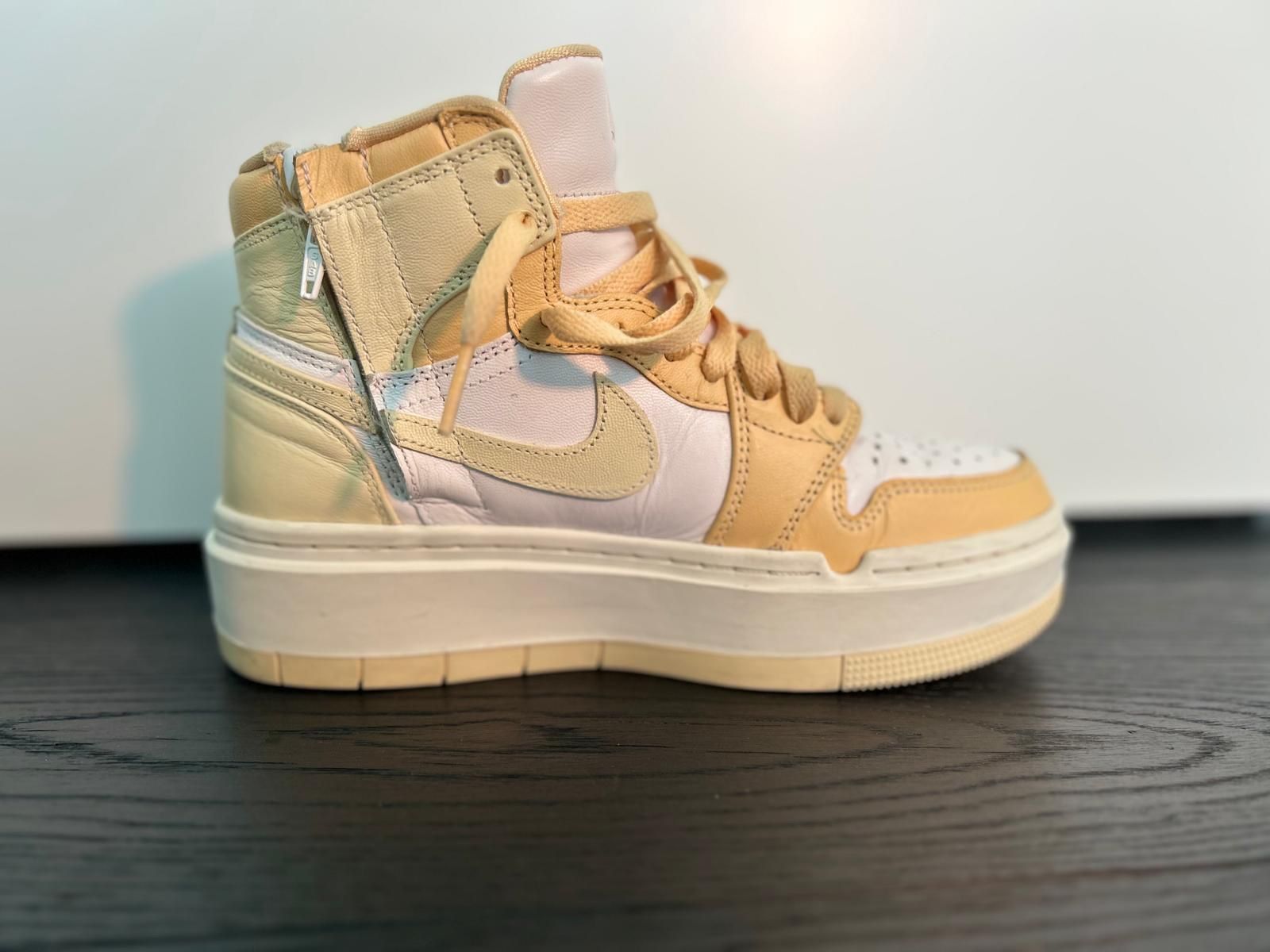 Nike Scarpe da donna: Sneakers Air Jordan 1 Elevate High – Usato da Diepoldsau venduto da Adaptor 2