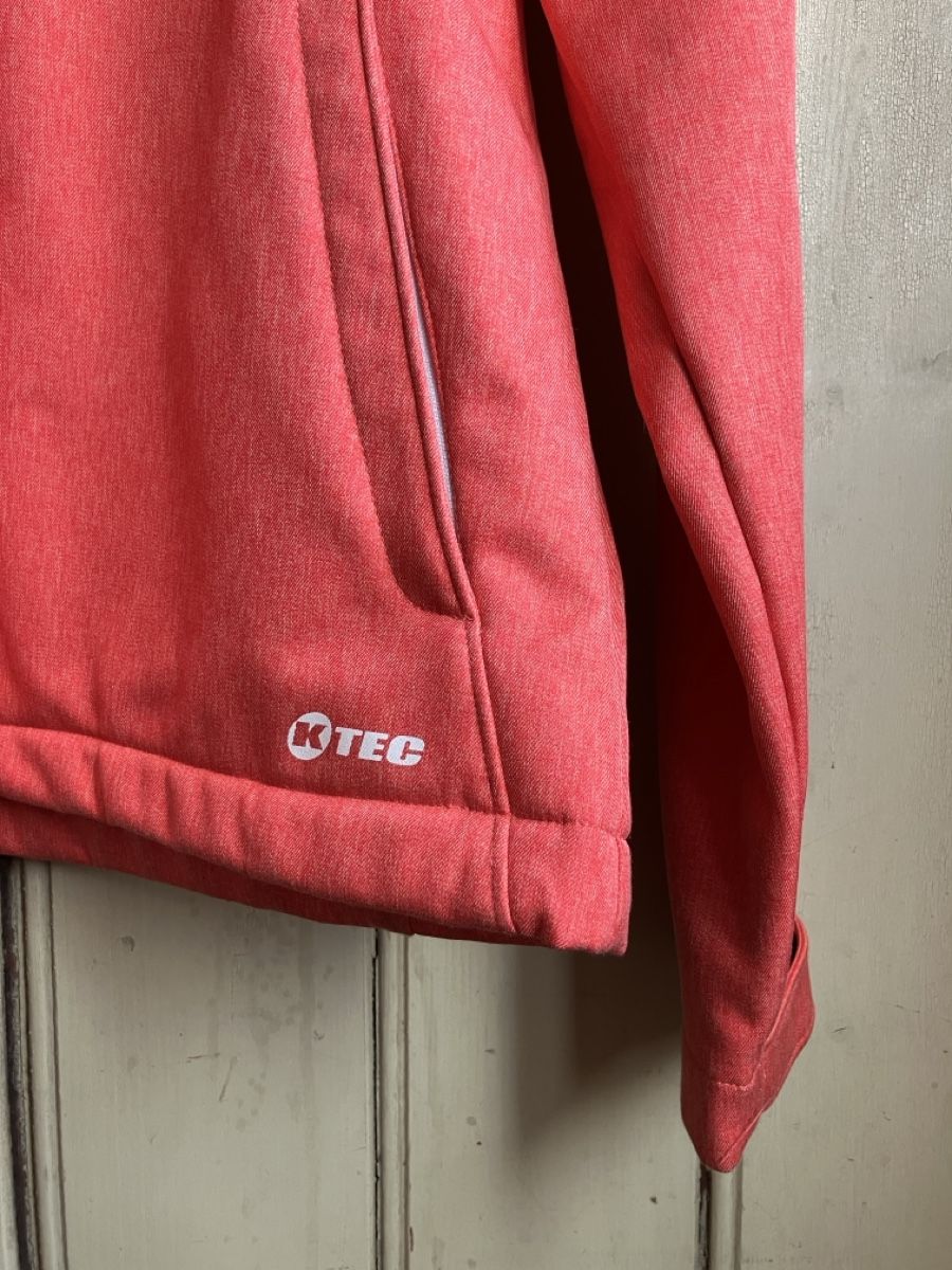 Giacche: Softshell Jacke Gr.S in leuchtendem Korallenrot – Nuovo (secondo la descrizione) da Ebnat-Kappel venduto da Trolley 2