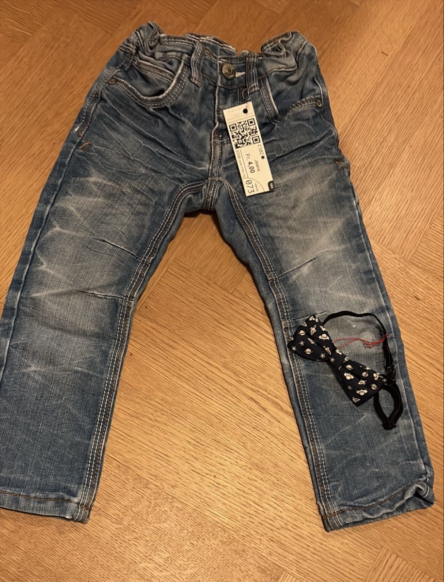 Lotti & Set di vestiti: Hemd 110 mit Fliege, Jeans 104 – Usato da Riehen venduto da Grayje4 2