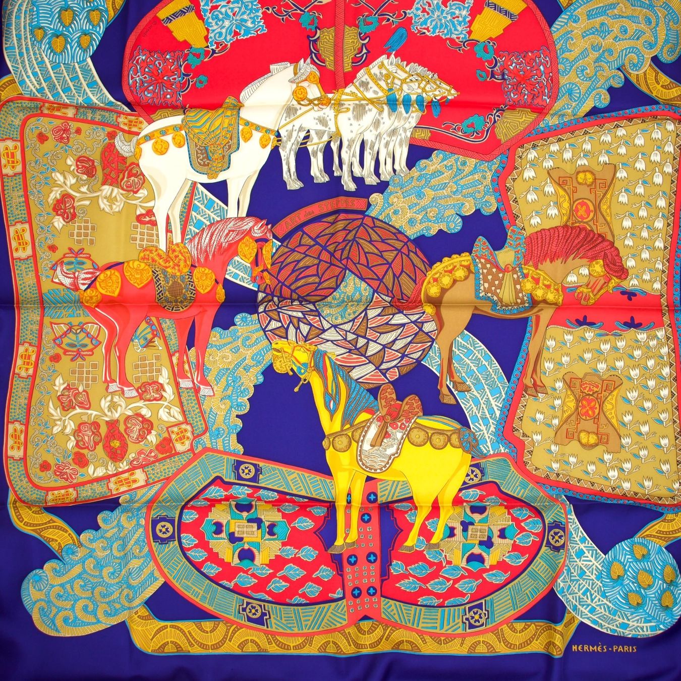 Hermès Foulard & Sciarpe: Hermès Carré "Art des Steppes" blau – Usato da Binningen venduto da Designerlabels 4