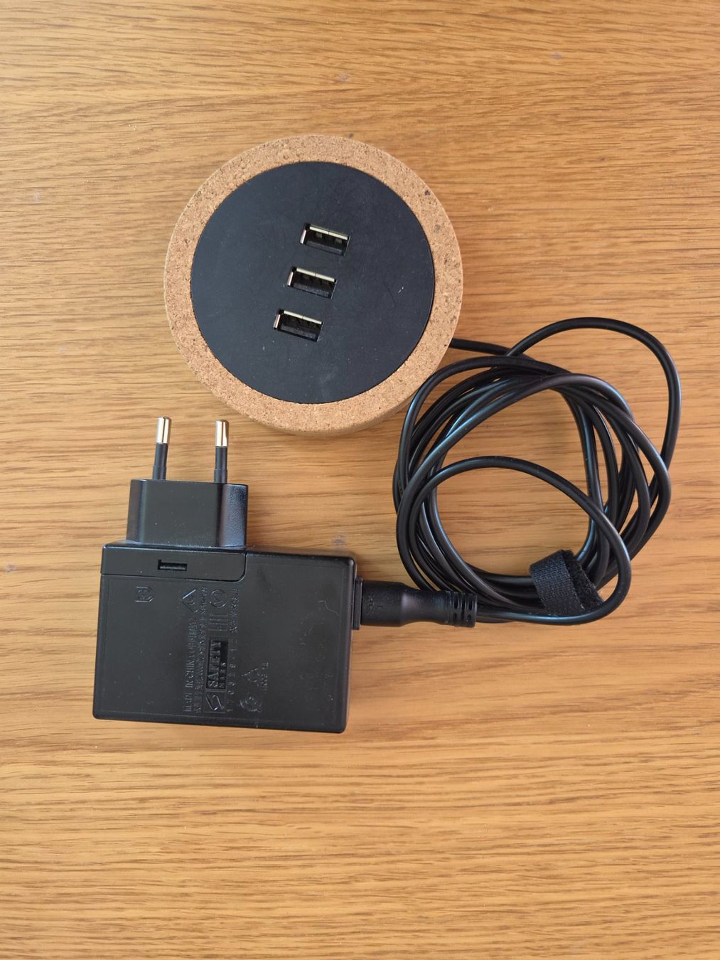 Ikea Caricabatterie: Ikea Nordmärker USB Ladegerät mit 3 Anschlüssen – Usato da Wallisellen venduto da soat
