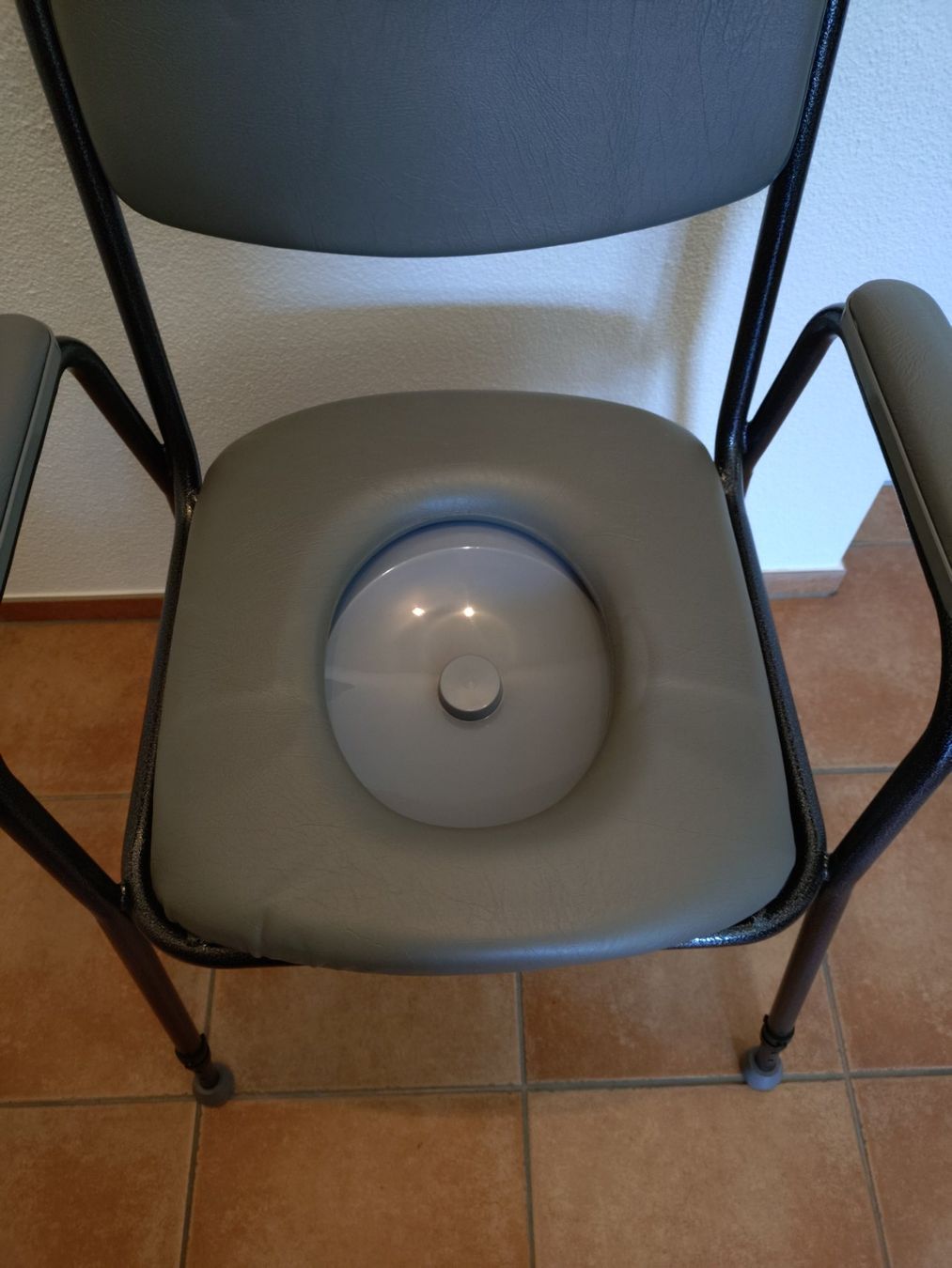 WC: Toilettenstuhl – Nuovo (secondo la descrizione) da Buochs venduto da mar_z6jf 1
