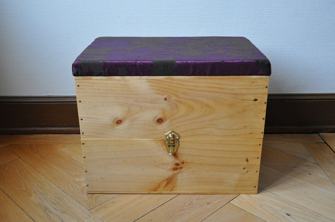 Truhen: Exklusive Sitztruhe/Sitzhocker/Möbel aus Weinkisten Mod. 09 – Neu (gemäss Beschreibung) aus Zürich von kisten-karl 4