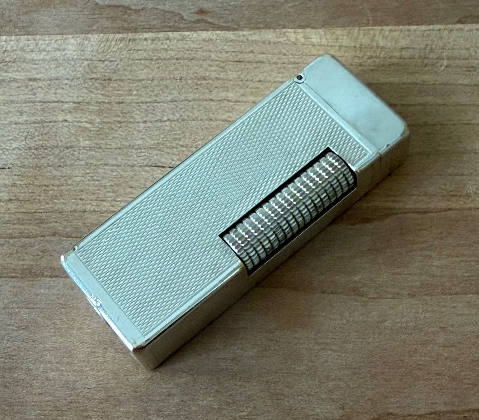 Dunhill Feuerzeuge: professionell restauriertes Vintage Dunhill Feuerzeug 1966 – Gebraucht aus Embrach von watchesandlighters