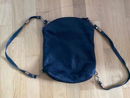 Nachhaltige Ledertasche von Eve and Adis