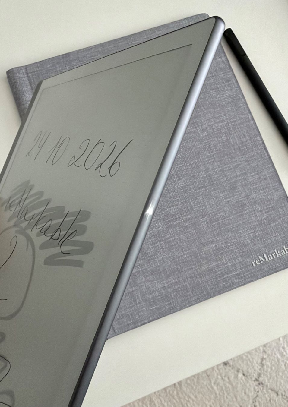 reMarkable Tablet PC: reMarkable 2 mit Marker Plus, Book Folio & Ersatzspitzen – Usato da Niederrohrdorf venduto da BugZ 4