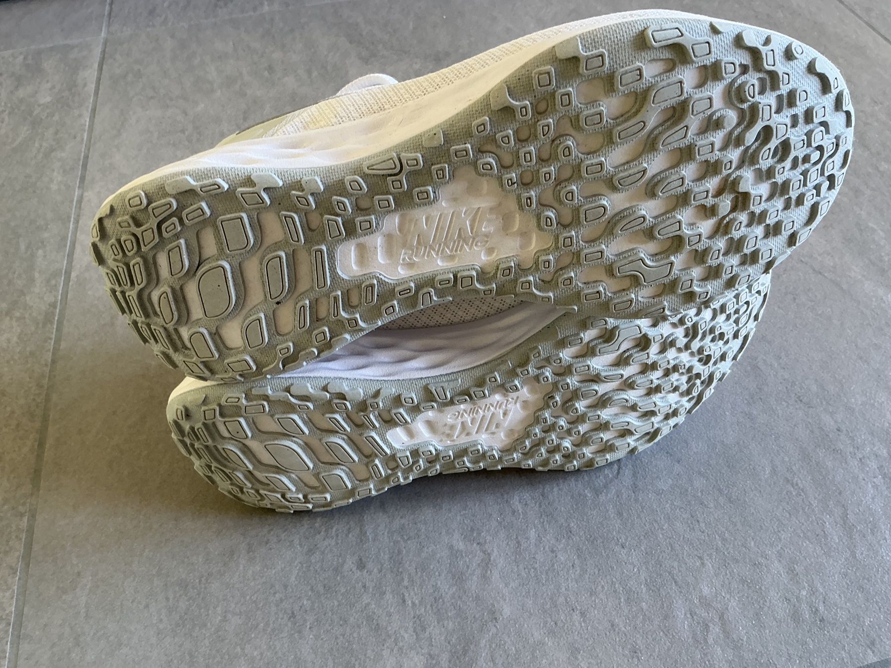 Nike Scarpe da donna: Nike Turnschuh weiss, Gr. 38 – Usato da Schinznach Dorf venduto da Balz1968 2