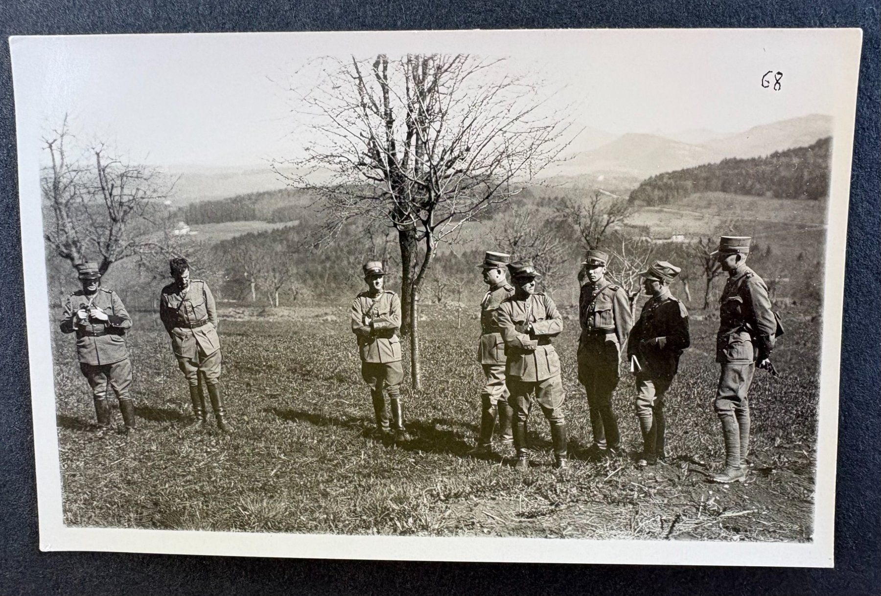 Armée suisse Armes blanches: ANSICHTSKARTE SCHWEIZER OFFIZIERE IM FELDE 1937 – D'occasion à Ostermundigen par crazy-horse-1840