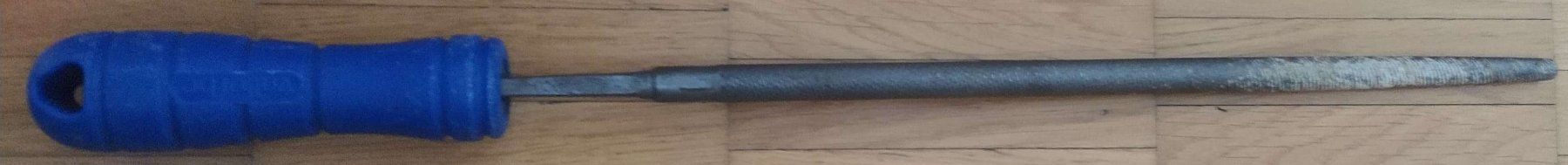 Tutti gli attrezzi: Feile mit ergonomischem Griff - 39 cm - – Usato da Zürich venduto da 1-2-3-Kaufen 1