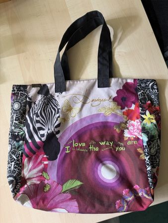 Desigual Tasche mit Blumenmuster mehrfarbig guter Zustand