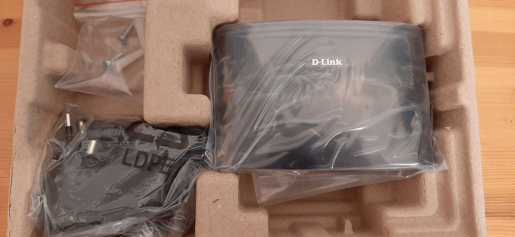 Dlink Hub & Switch: Verkaufe D - Link Switch und roline - Hub, beides neu – Nuovo e nell'imballaggio originale da Wiesendangen venduto da pau_56xn 8