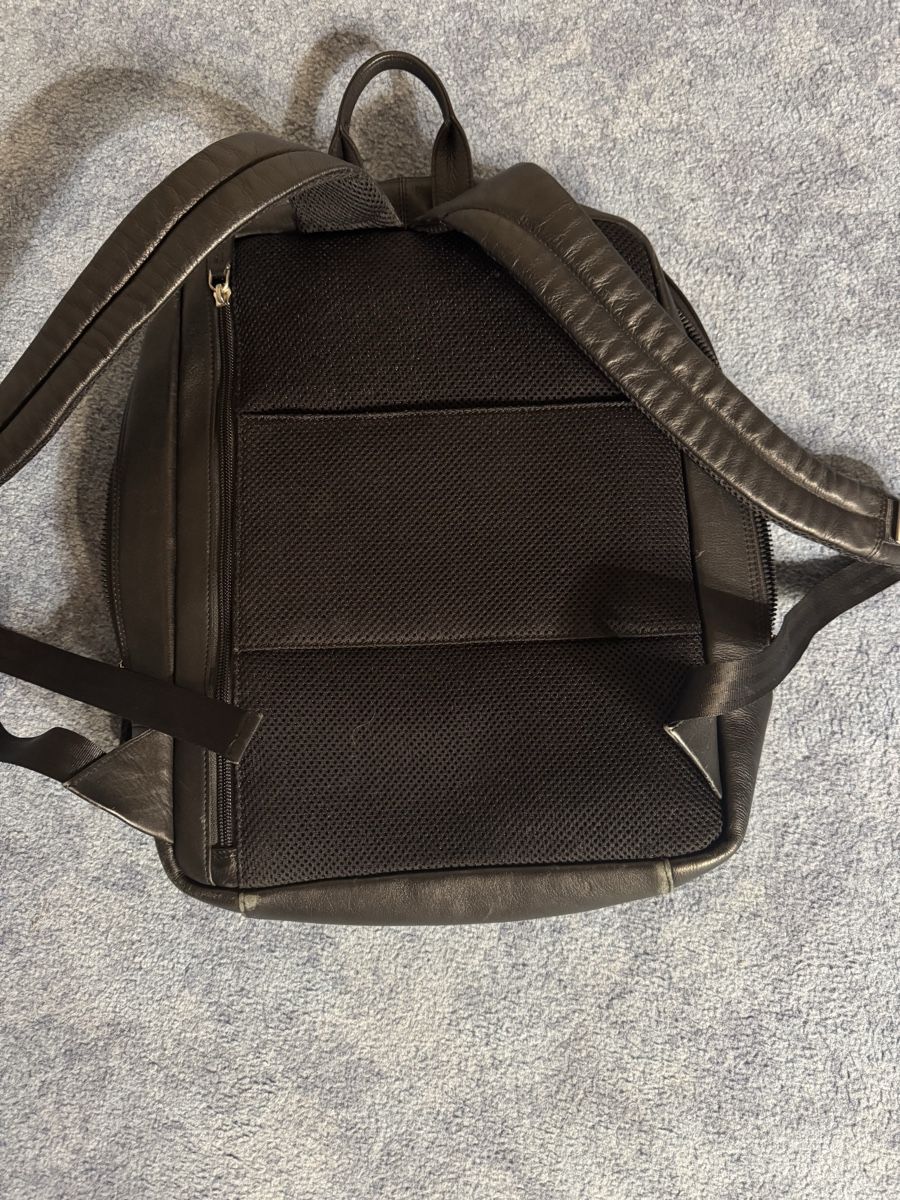 Zaini: Braun Buffel Rucksack schwarz Leder gebraucht – Usato da GOLDACH venduto da seller01 1