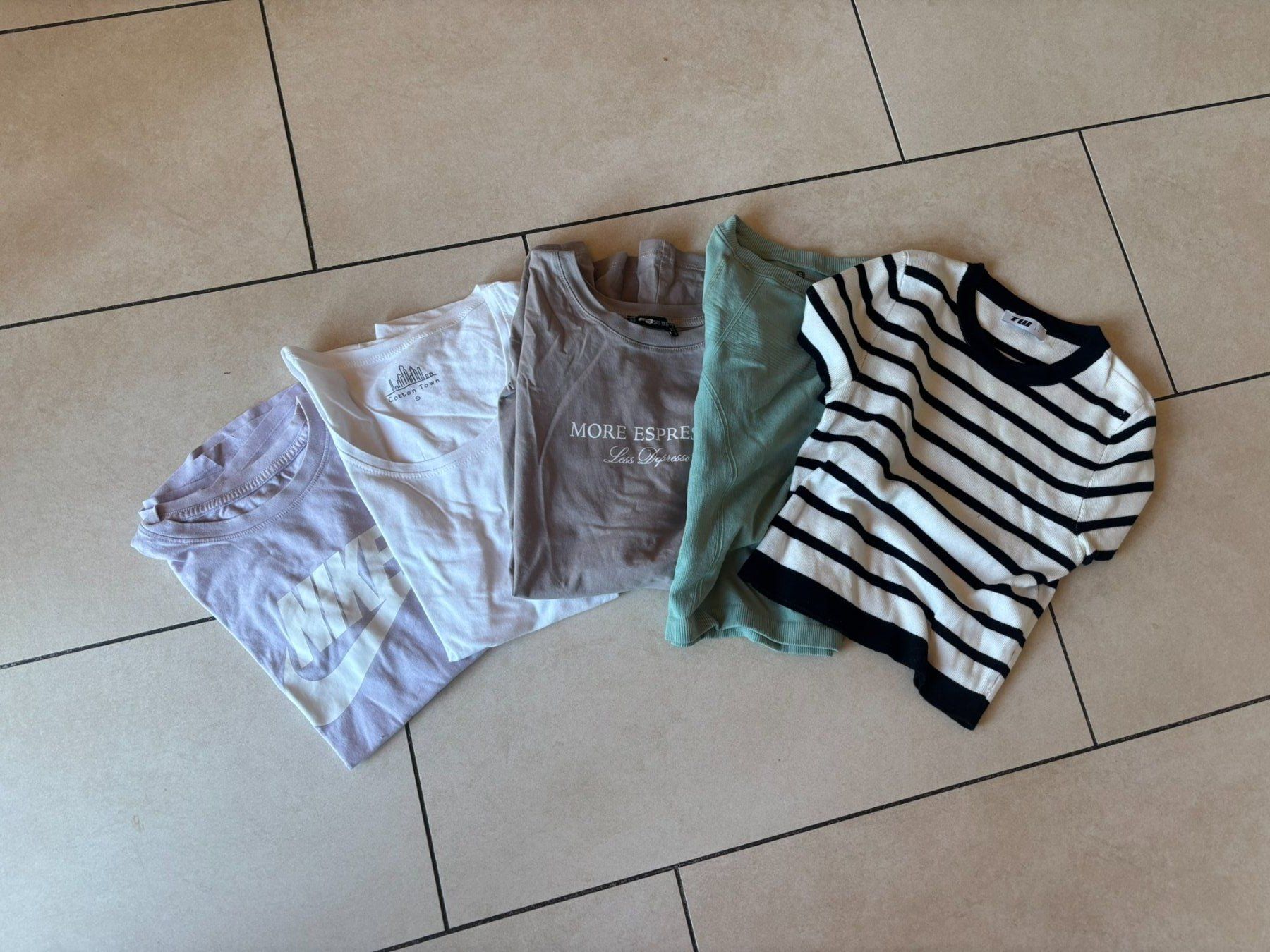 Blusen, T-Shirts & Tops: 5 Tee-Shirts Fille Taille S – Gebraucht aus Chevenez von Paddy73