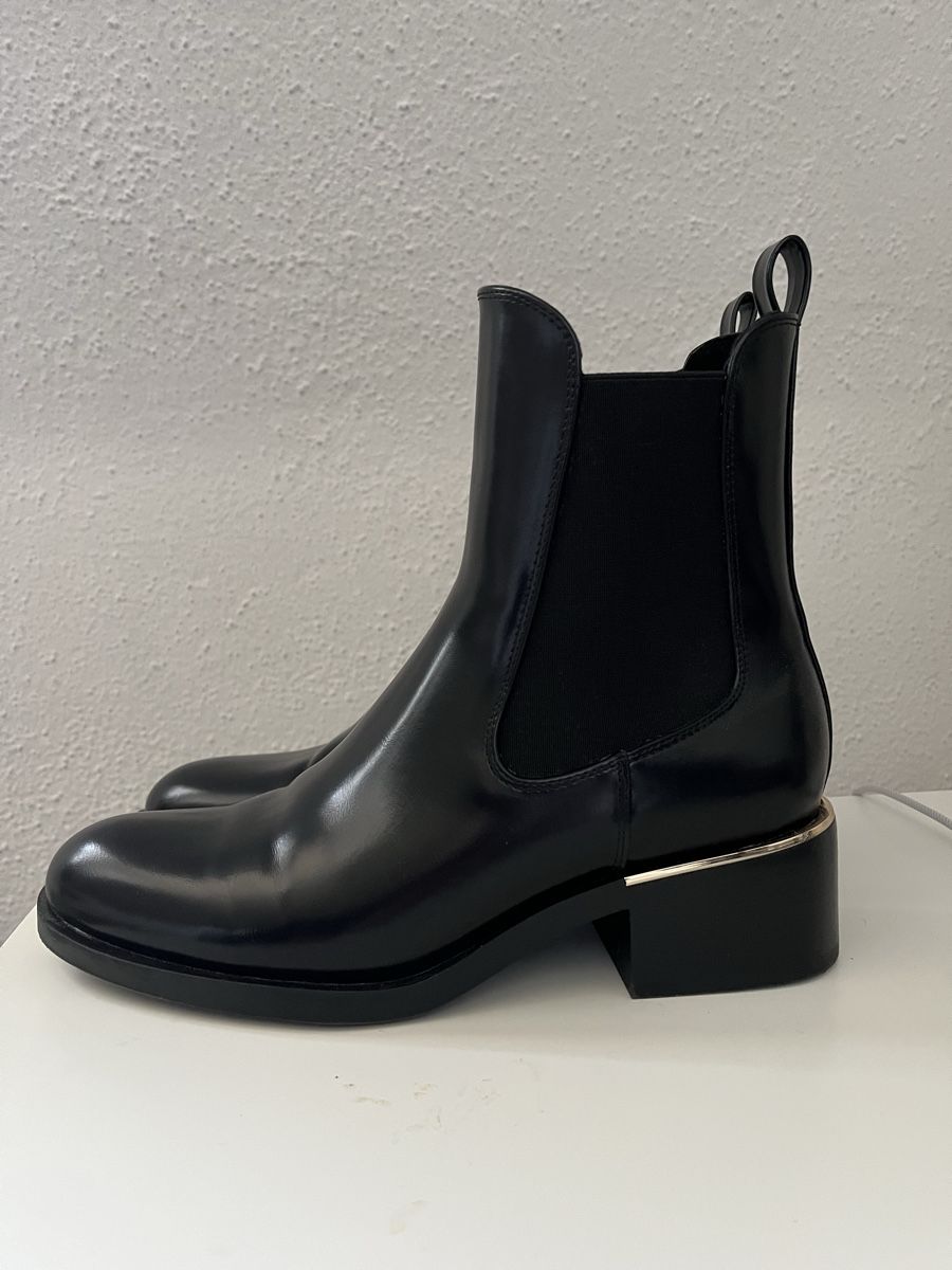 Zara Damenschuhe: Zara Boots – Neu (gemäss Beschreibung) aus Flawil von lic_d9fc 4
