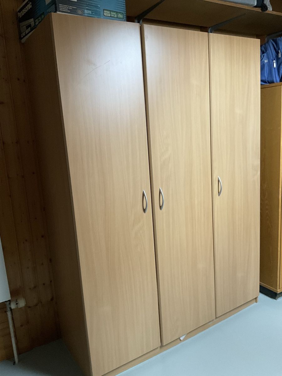Armadi: 3-Türiger Kleiderschrank – Usato da Rombach venduto da roggos 3