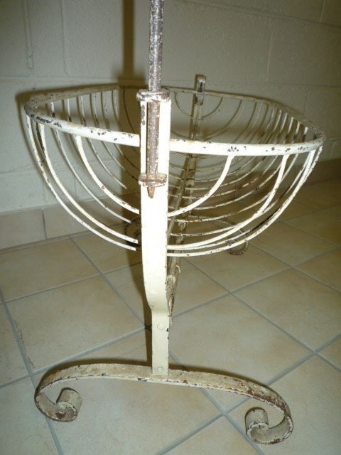 Bambole: ANCIEN LIT DE POUPEES EN METAL – Usato da Cortaillod venduto da Matteo18 3