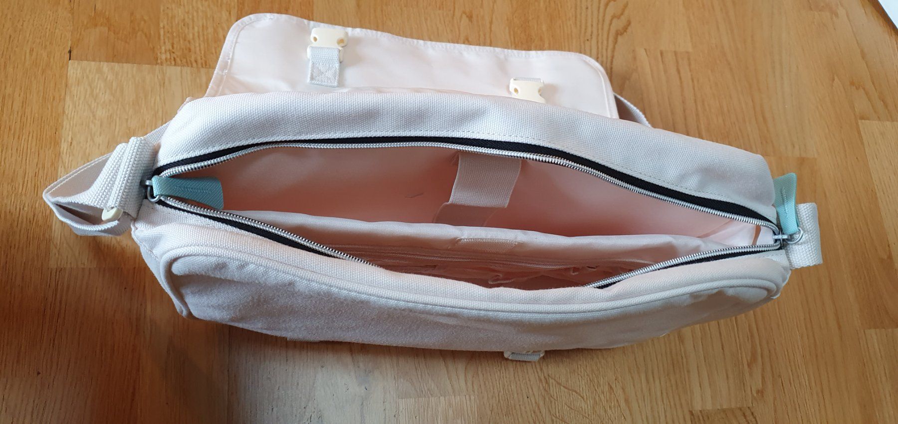 Borse: Laptop / Tablet-Tasche – Nuovo (secondo la descrizione) da Hittnau venduto da Gamoe 2