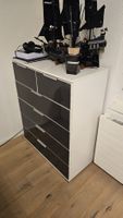 Moderne und geräumige Kommode in Weiss