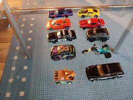 10 x MATTEL HOT WHEELS MATCHBOX (SPIELZEUGAUTOS)