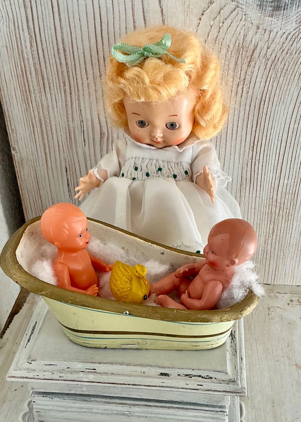 Giocattoli: URALTES BLECHBADEWÄNNCHEN MIT ZWEI PÜPPCHEN – Usato da Zell LU venduto da Silvermemory 8
