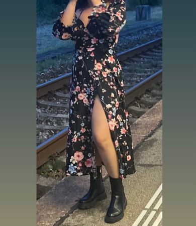 Vestito floreale nero