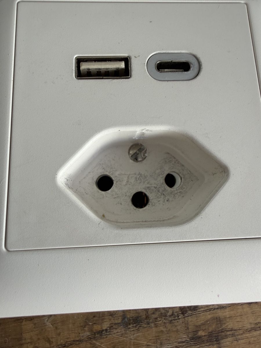 Feller Fiches d'alim.: Feller UP T13 + USB A und USB C Steckdose – D'occasion à Untersiggenthal par vikivi 2
