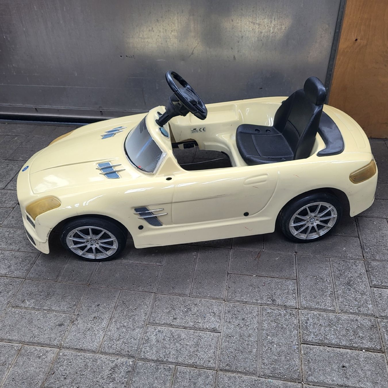Véhicules pour enfants: Kinder Tretauto – D'occasion à Kägiswil par Megafi56